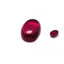 Cabochon ovale 8x6mm en corindon de synthèse rouge