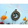 Breloque, charm, Horloge 18mm argenté vieilli   x 1