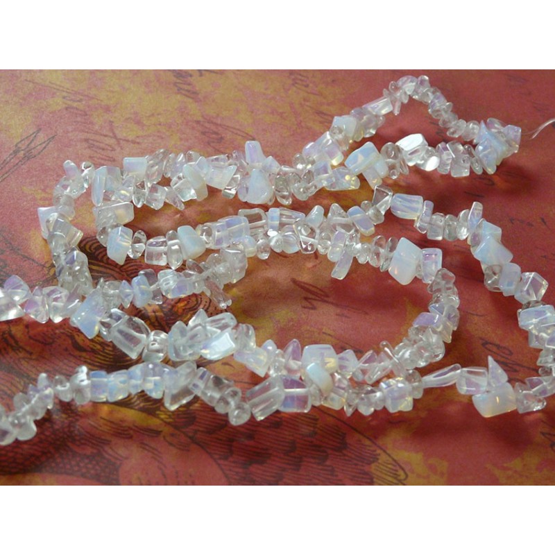 Opaline chips Grade A  rang de  84cm (200perles)